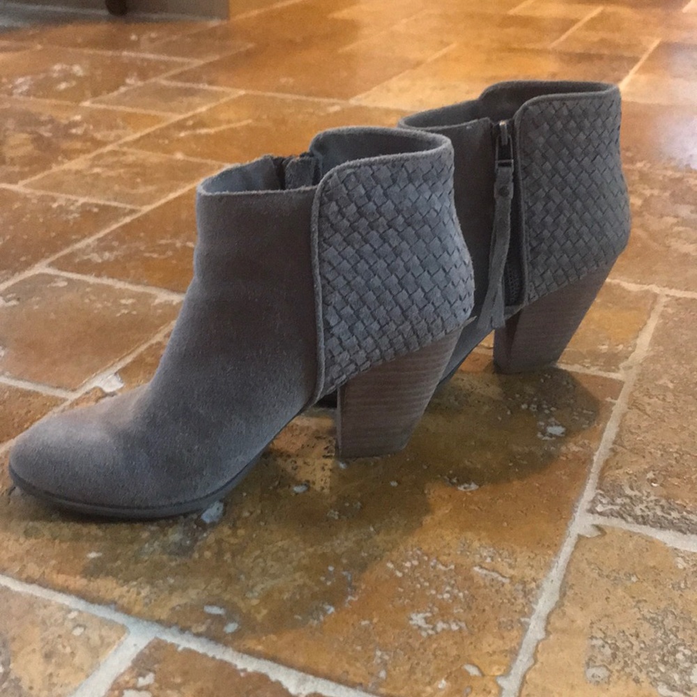 Sole society size 8 woven tan suede bootie